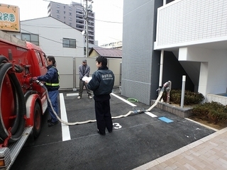 @消防車のような車.jpg